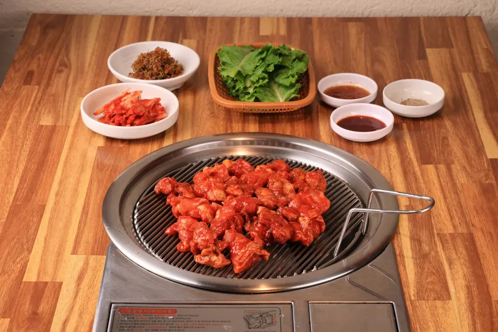 BUSANJIB HONGDAE KBBQ 100,000 KRW COLLAB
