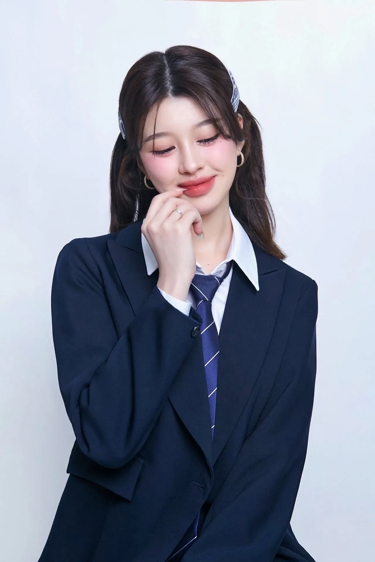 Ainoora's' profile pictures