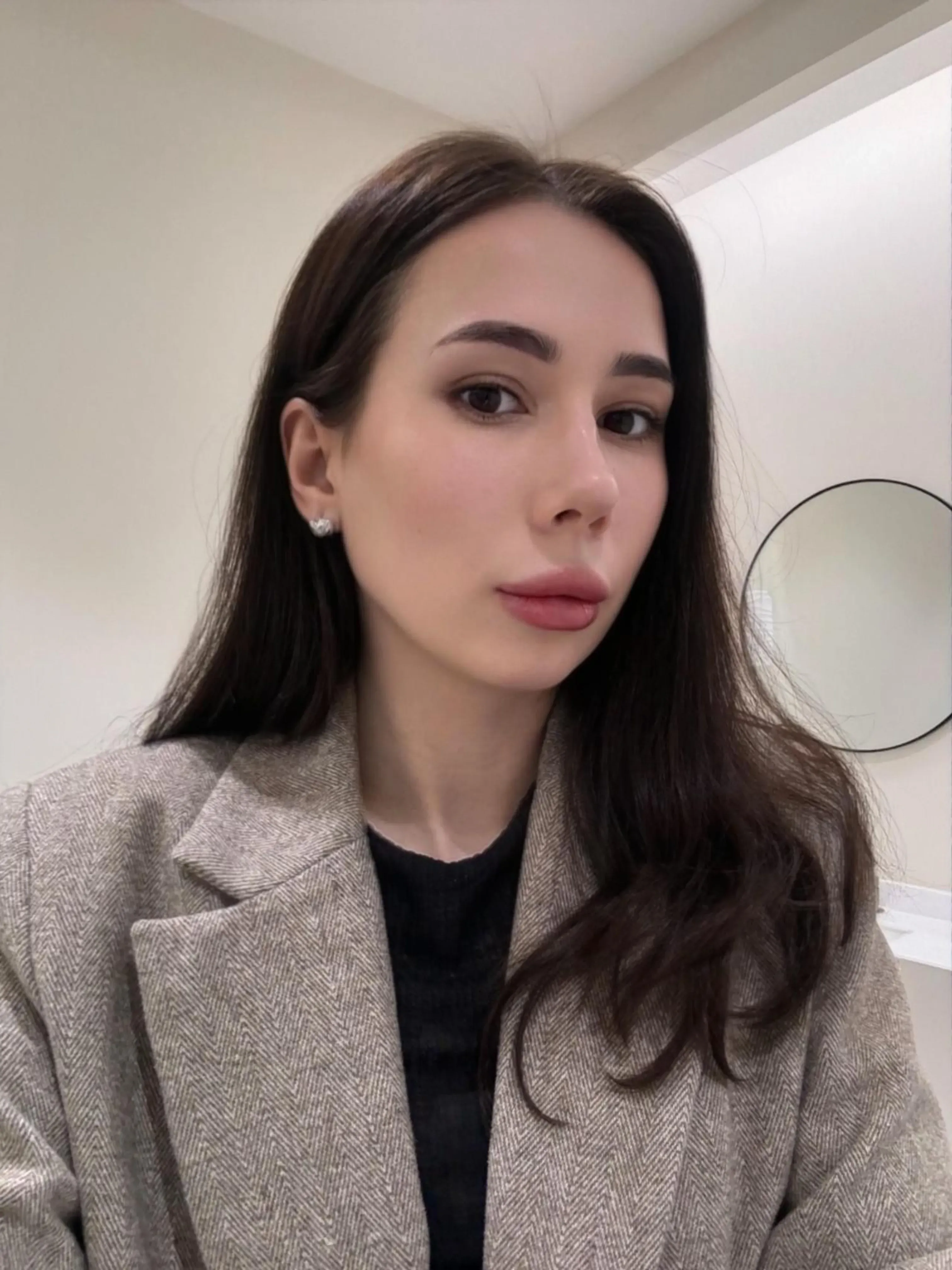 Anna Kliatskaia's' profile pictures