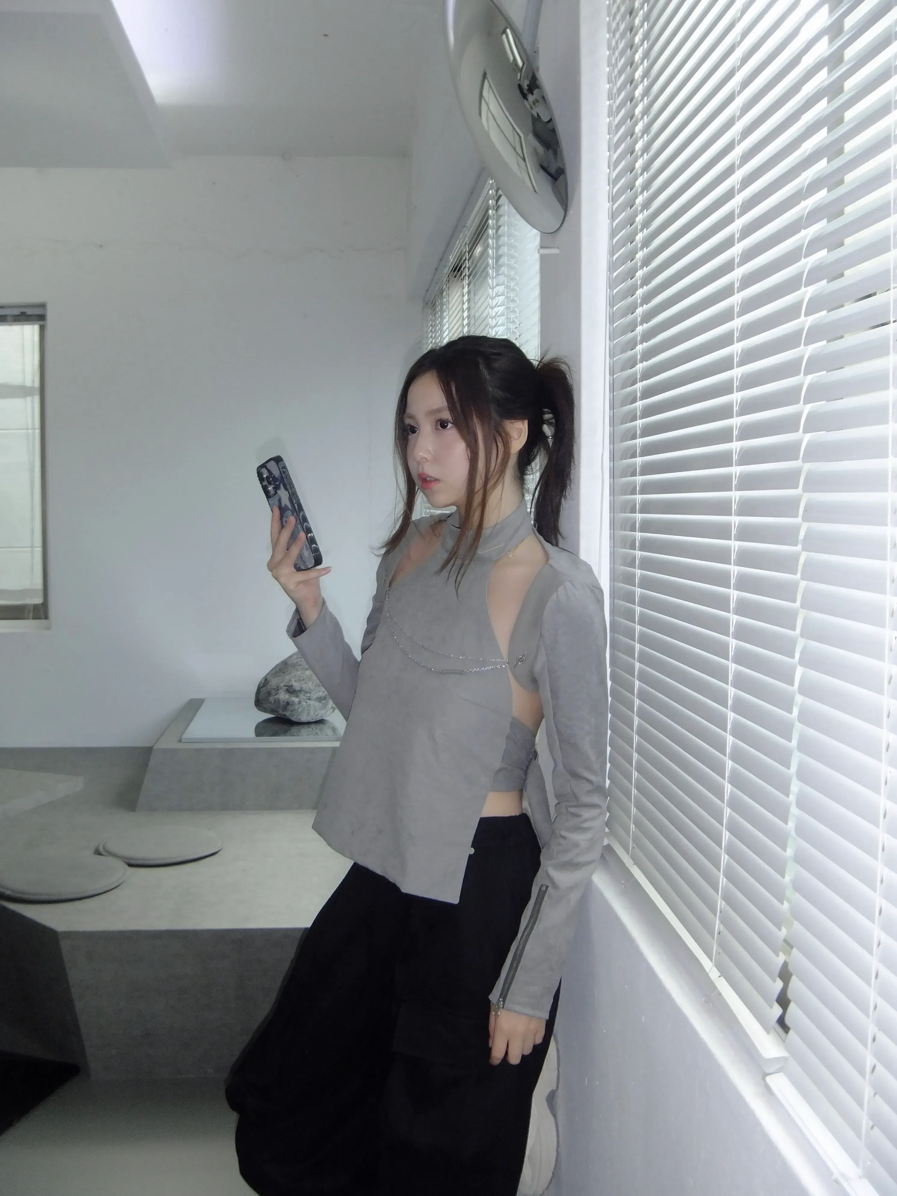 Chloe Yi's' profile pictures