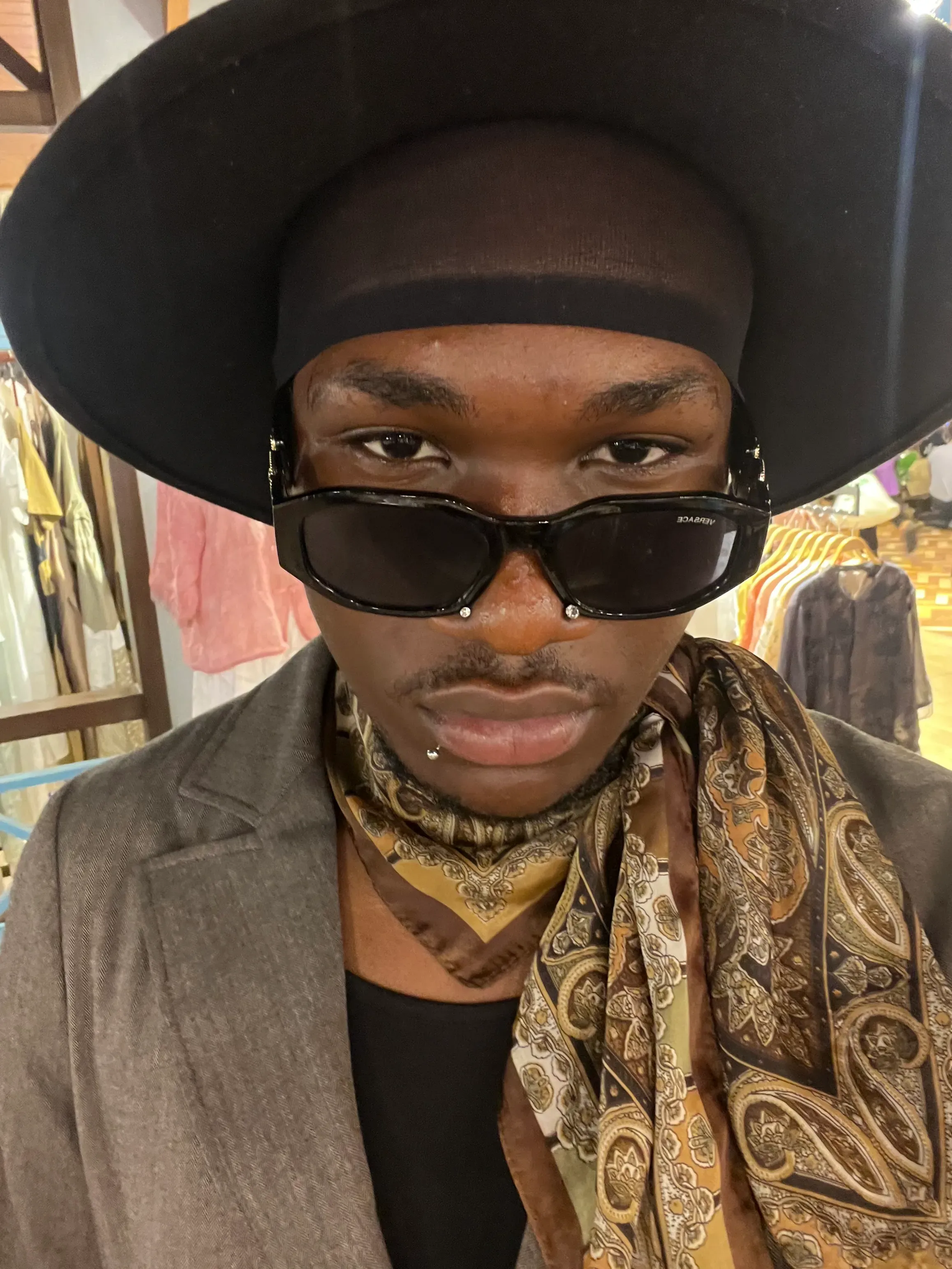Christian Monthe's' profile pictures