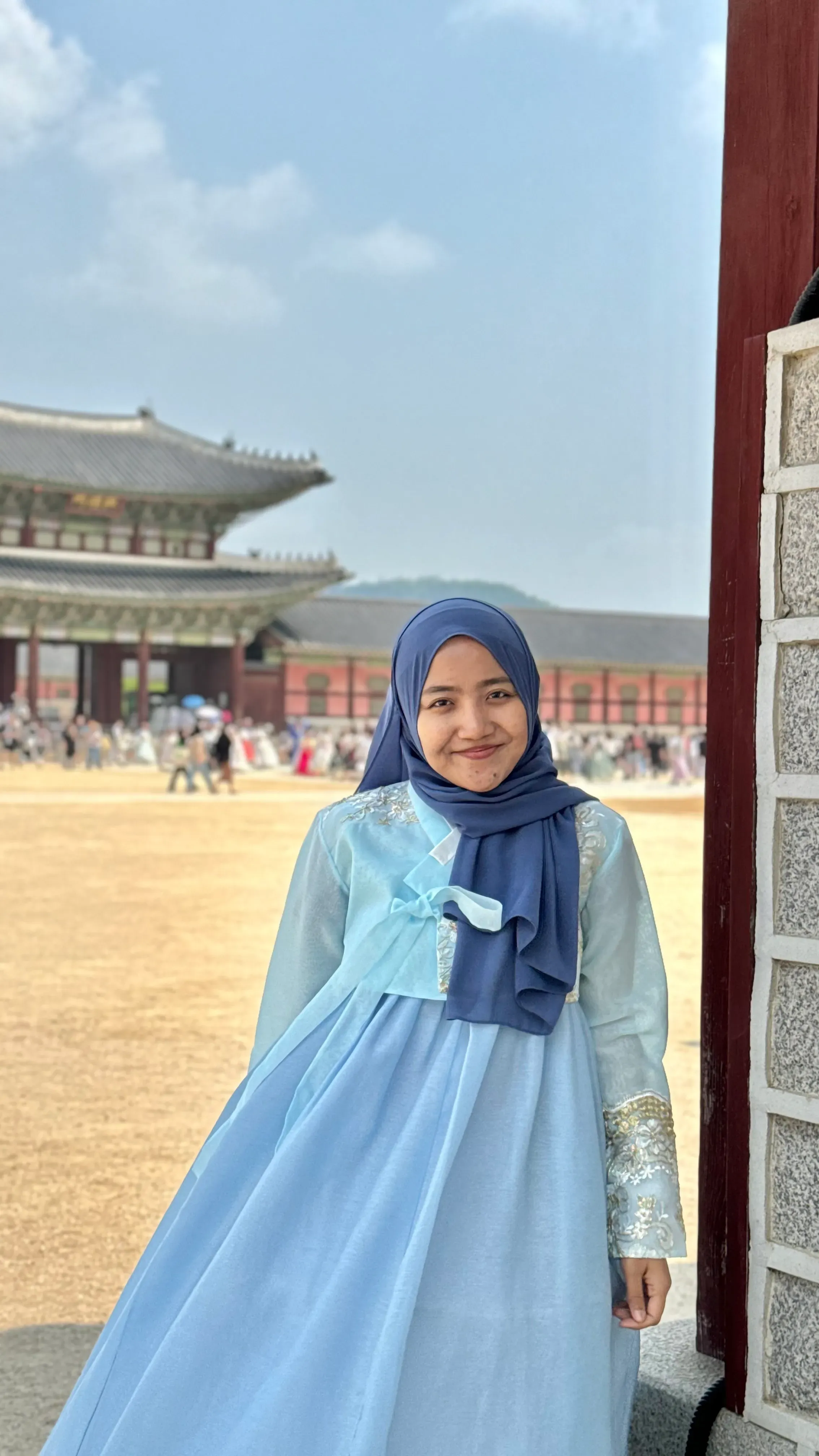 Dewi Ayu Saputri's' profile pictures