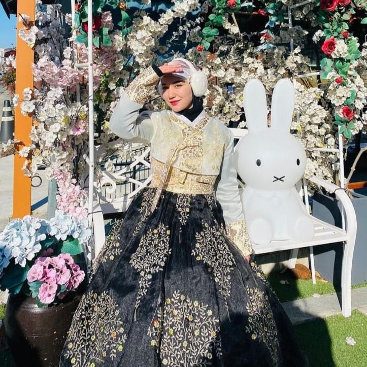 Dounia's' profile picture