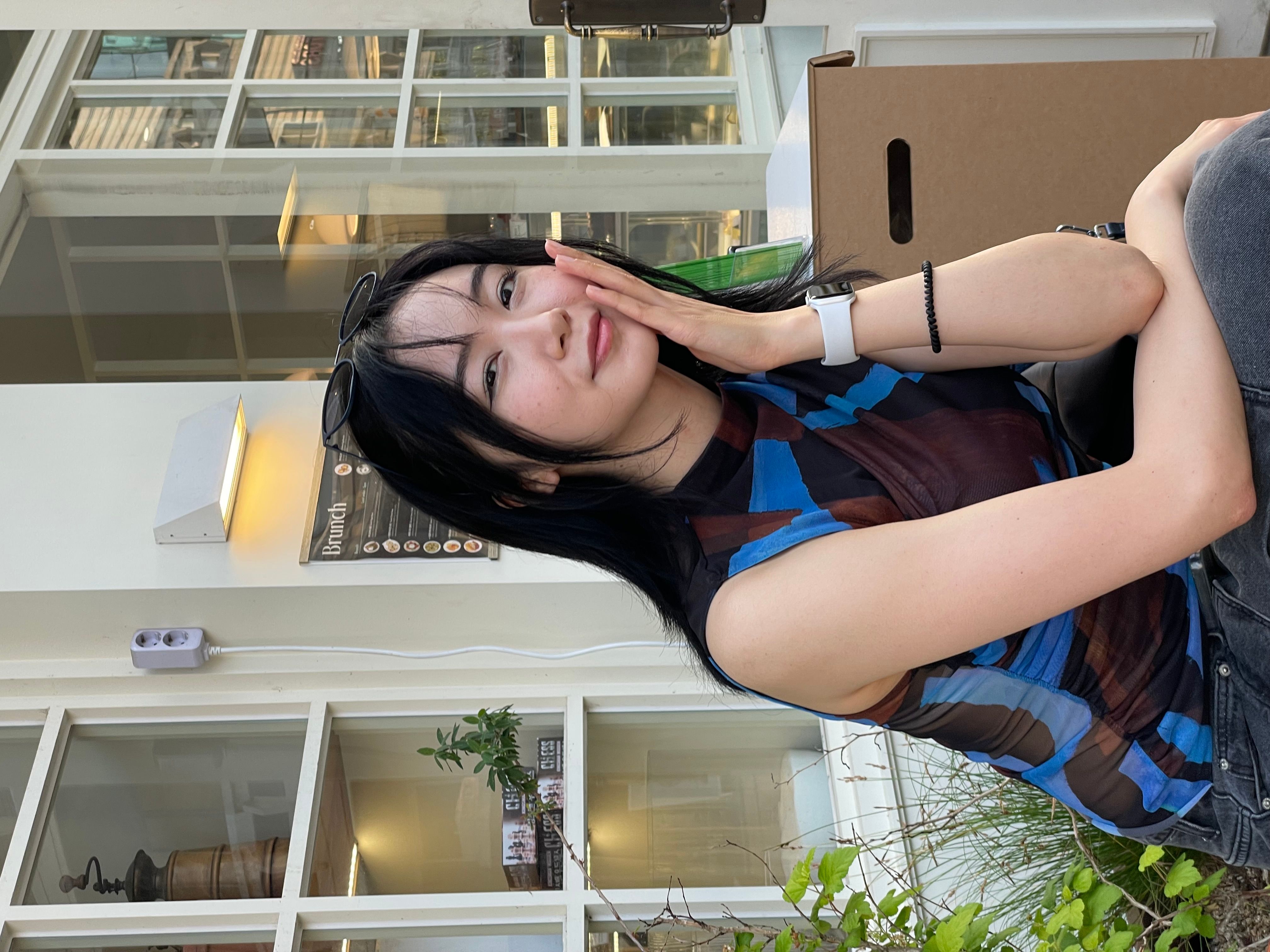 Akmaral's' profile picture