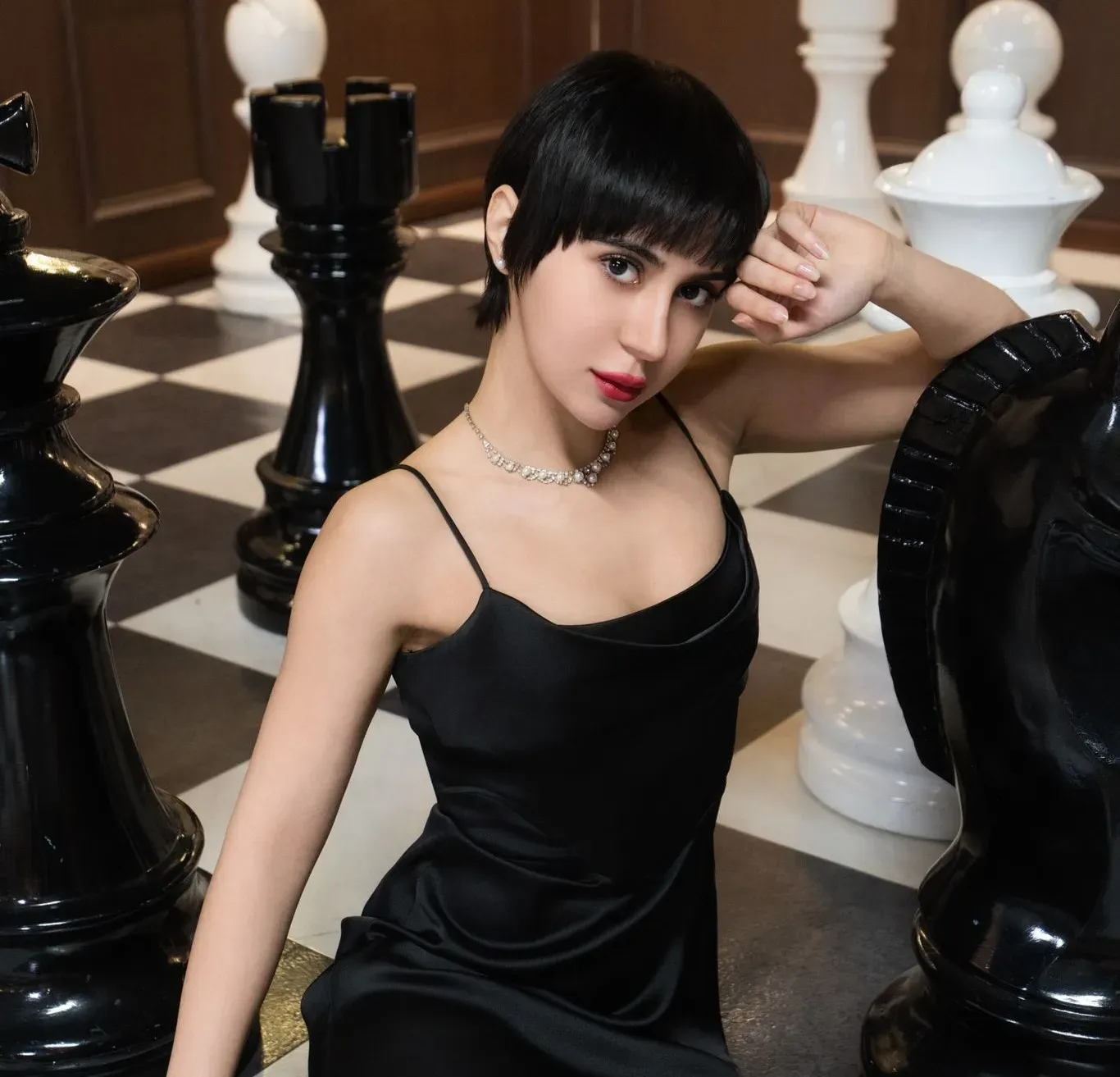 Iris (아이리스)'s' profile picture