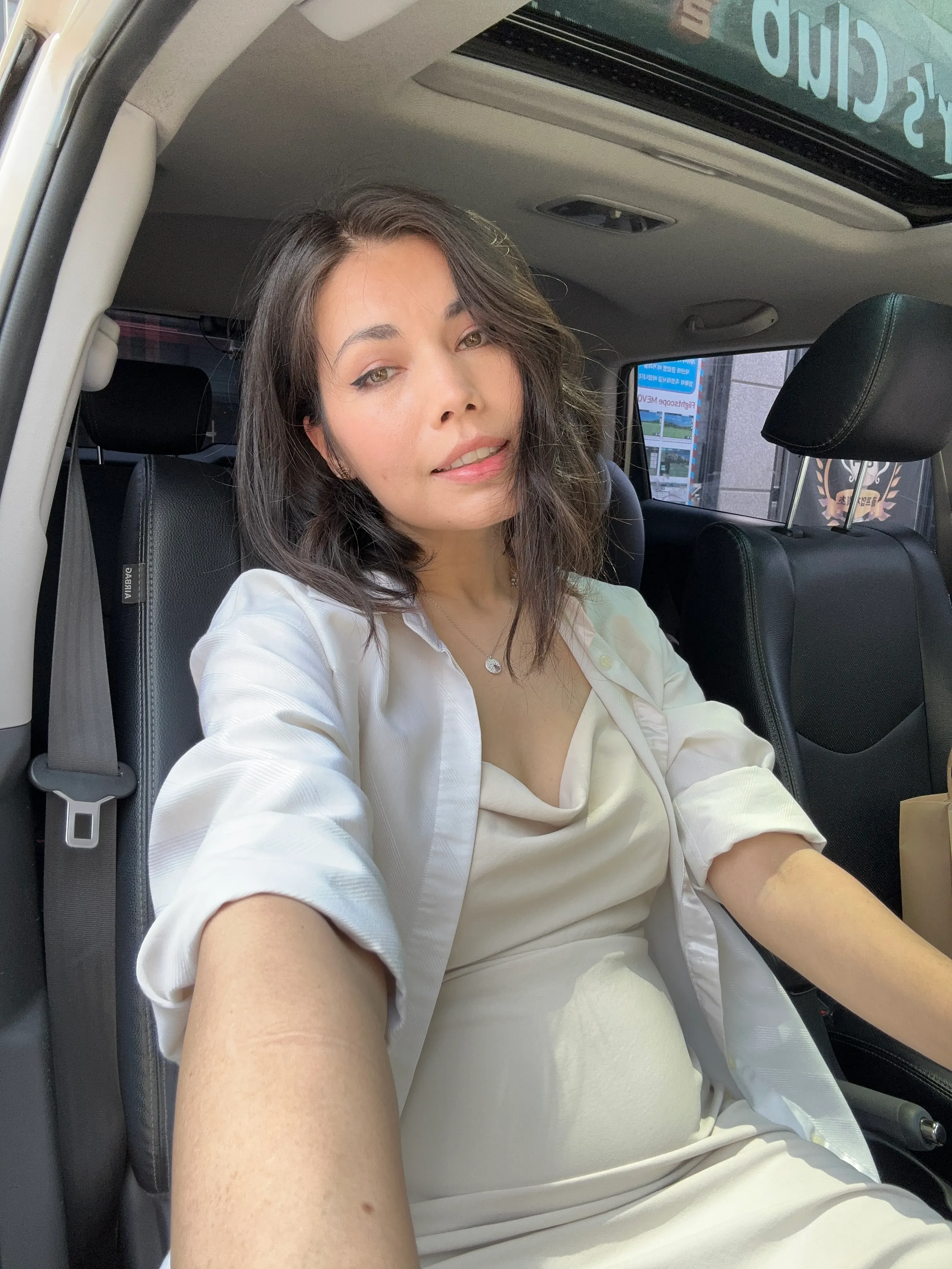 Ikrambaeva Lola's' profile pictures