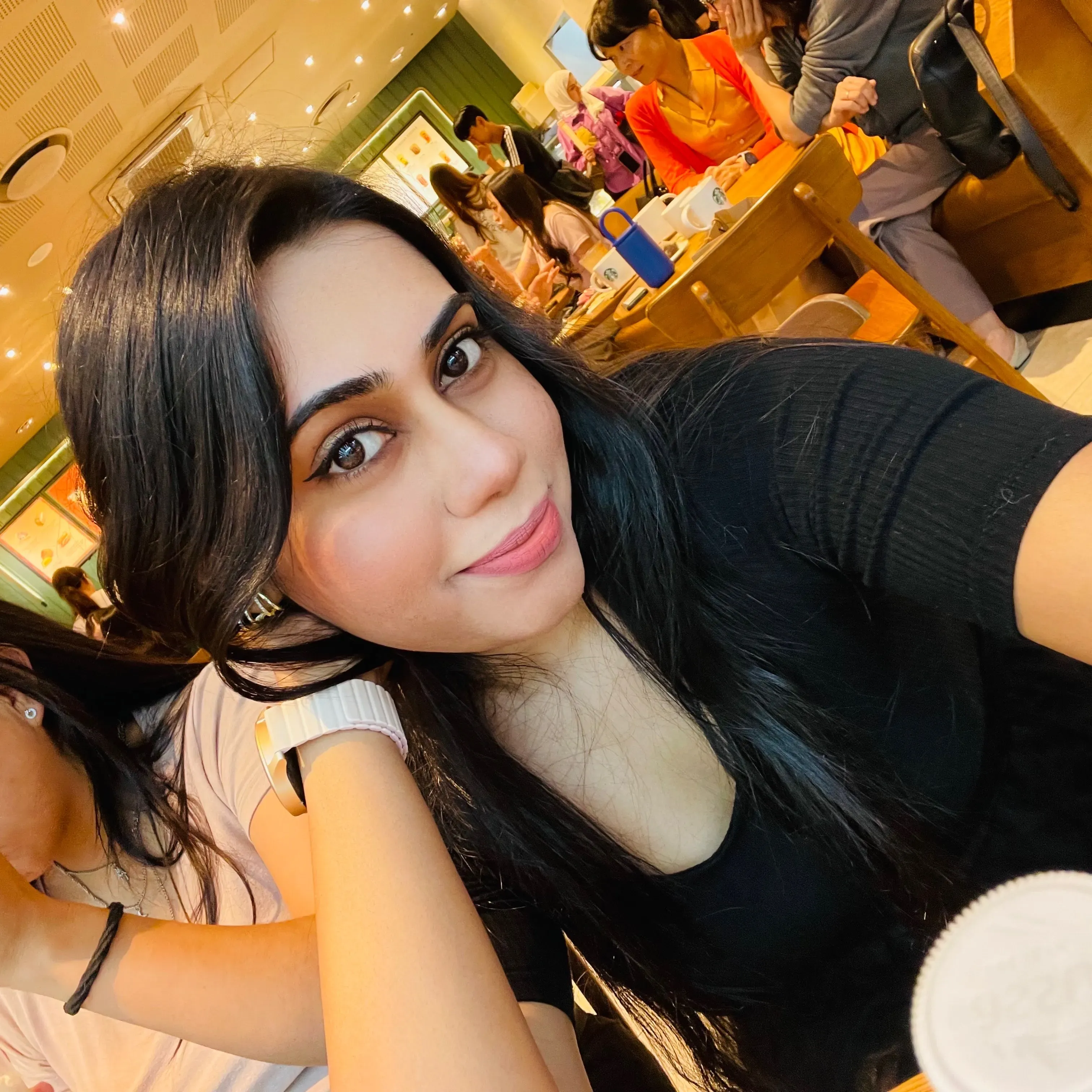 Madu Abeyrathna's profile pictures Madu Abeyrathna's' profile pictures