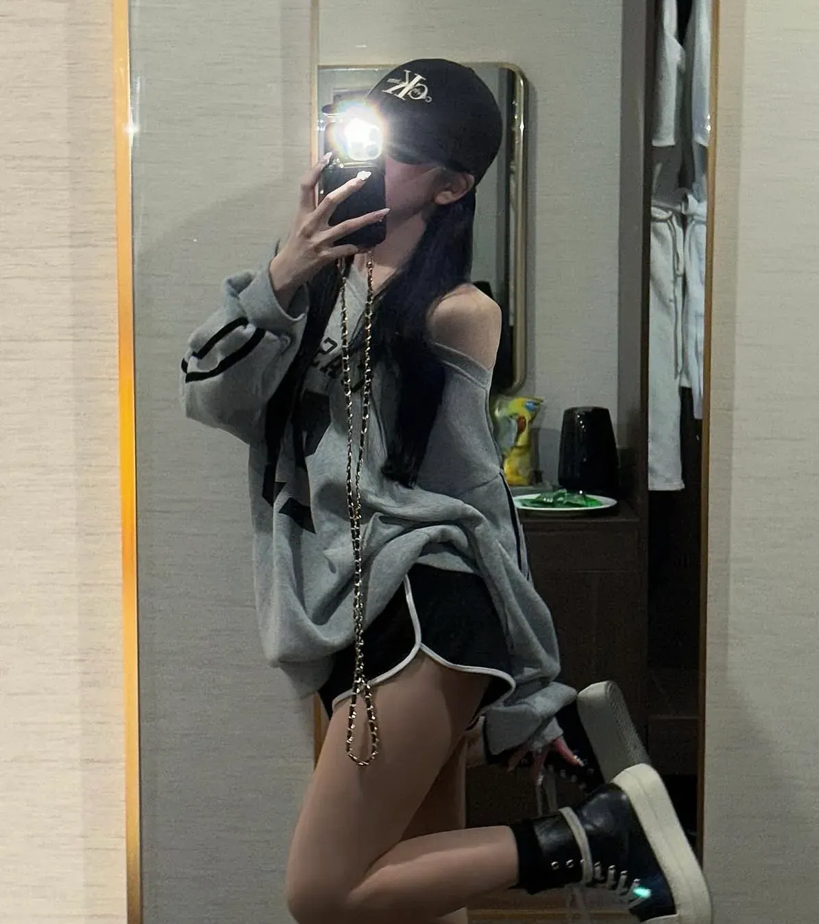萌恵 奥村's' profile pictures