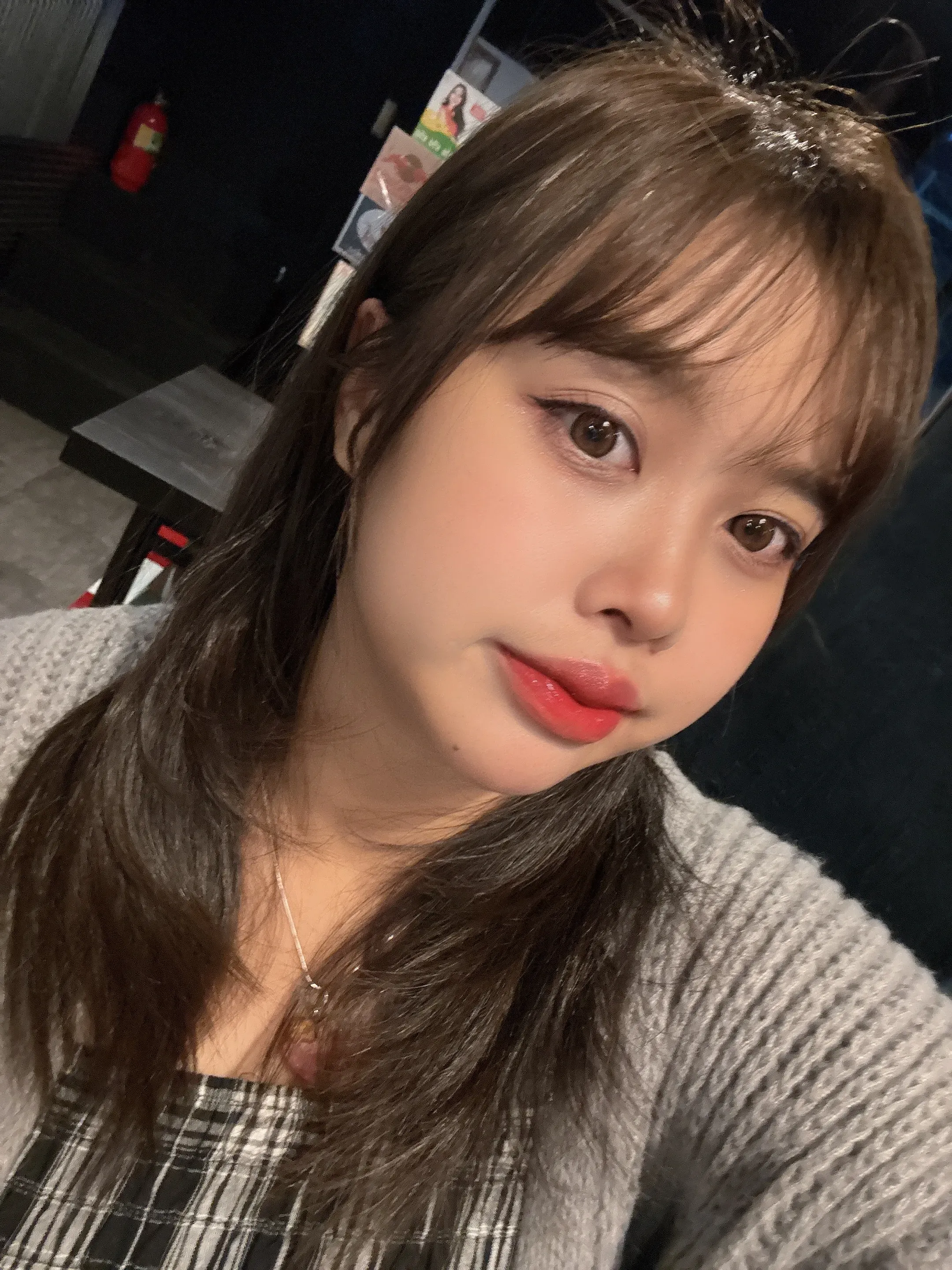 NATNAREE RIABROI's' profile pictures