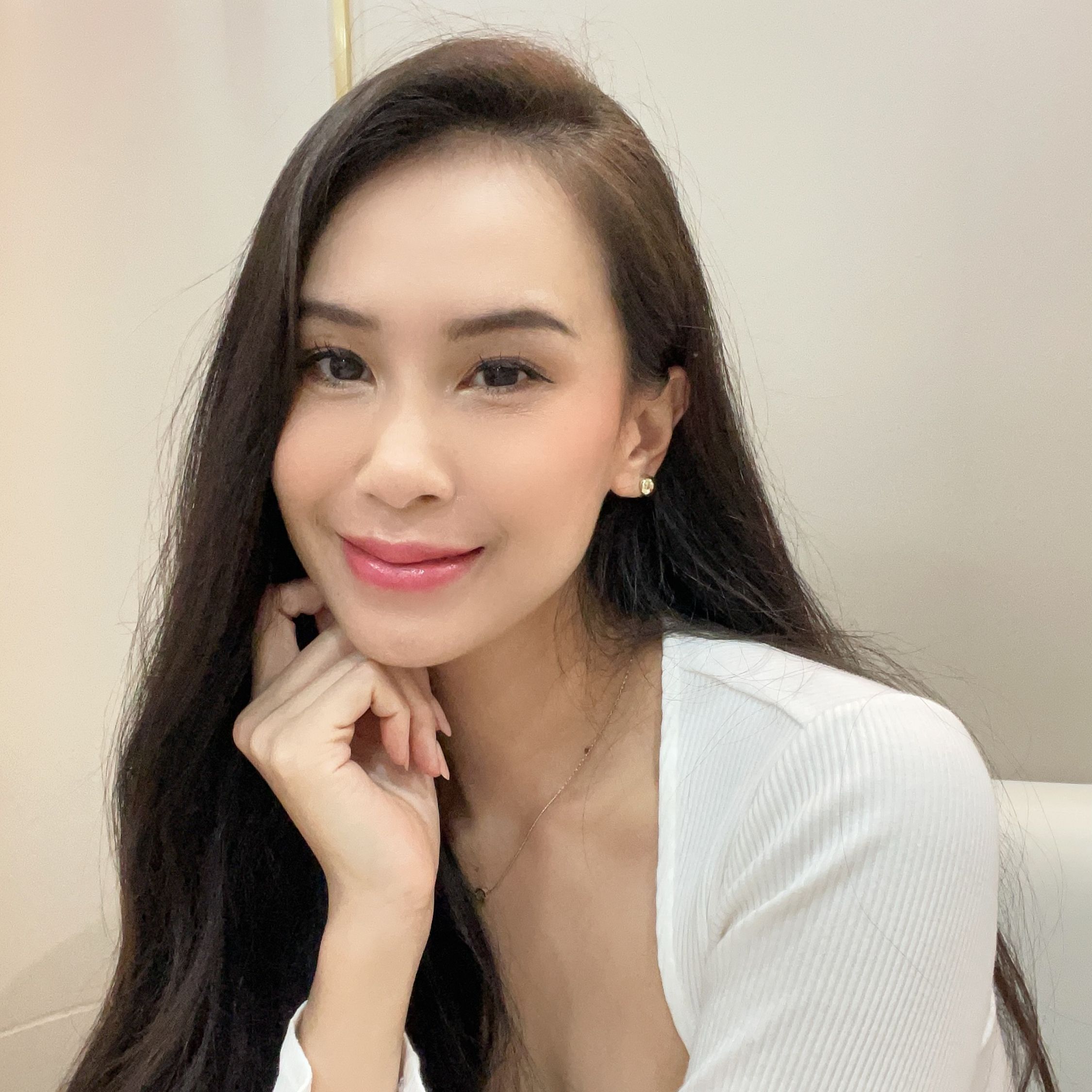 Parie Pare's' profile picture