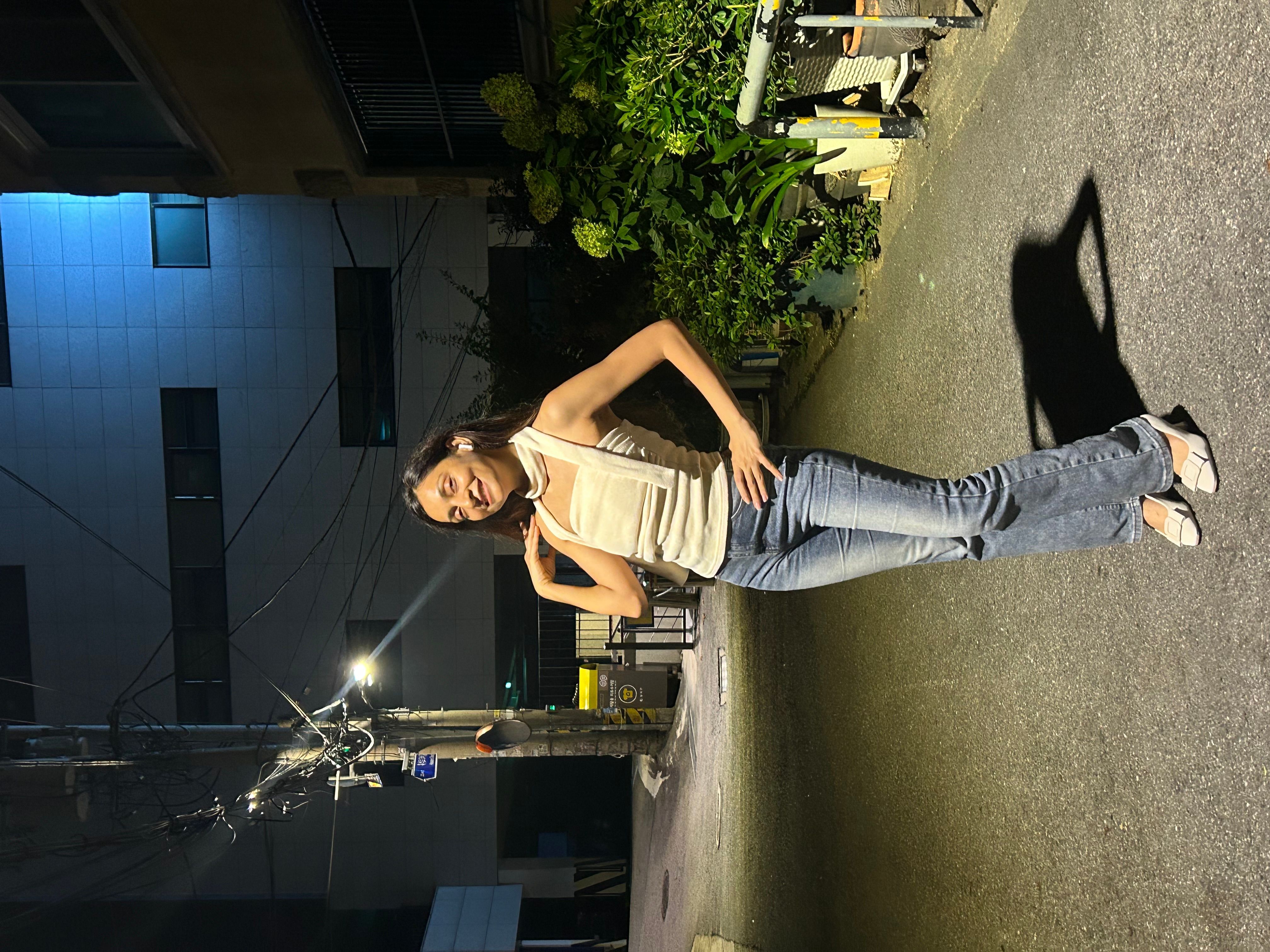 Reena (리나)'s' profile picture