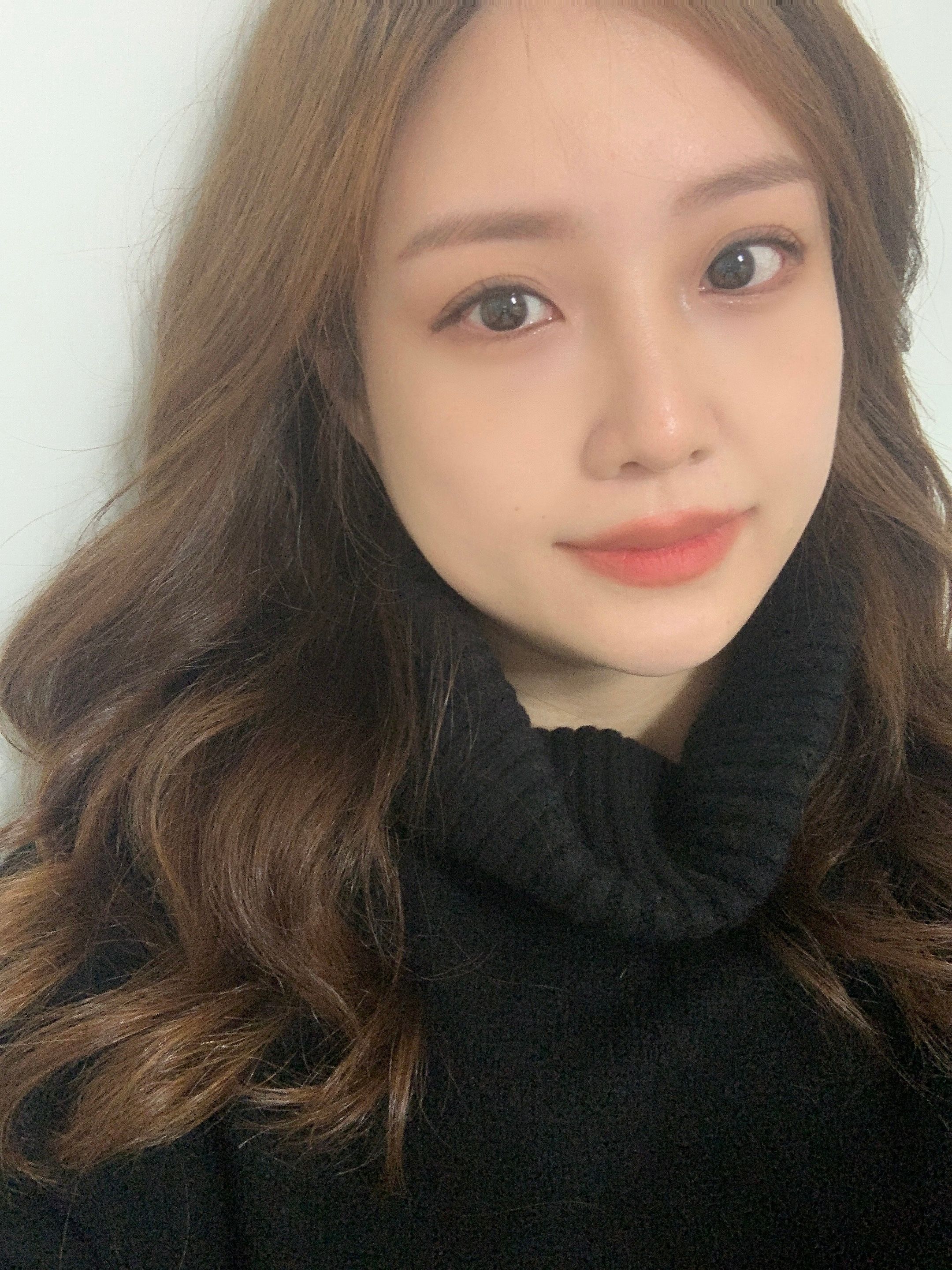 Sori (노예솔)'s' profile picture Sori (노예솔)'s' profile picture