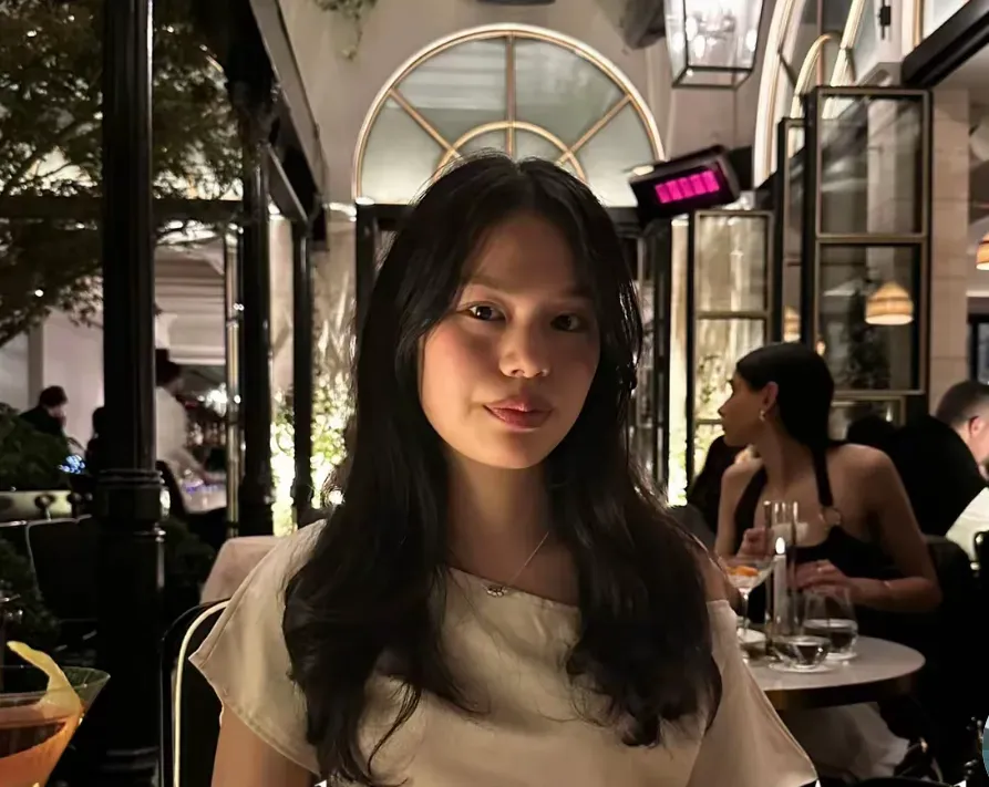 Everlyn Tan's' profile pictures