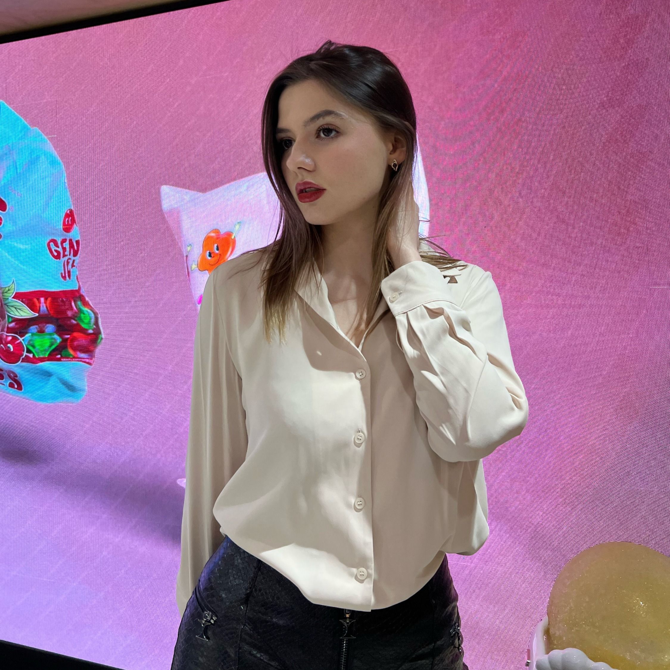 Seny (세니)'s' profile picture