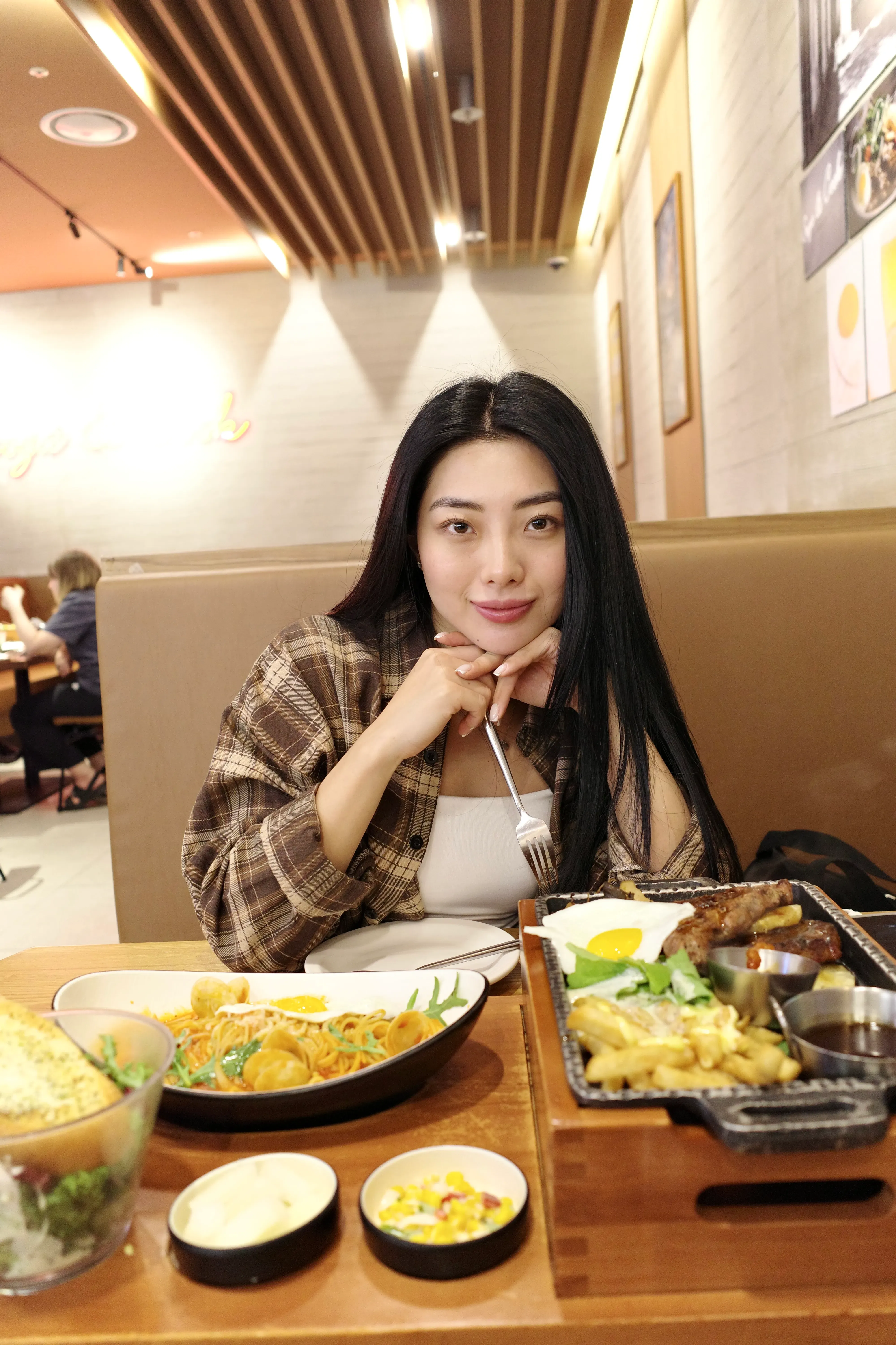 Yulia Baek's profile pictures Yulia Baek's' profile pictures